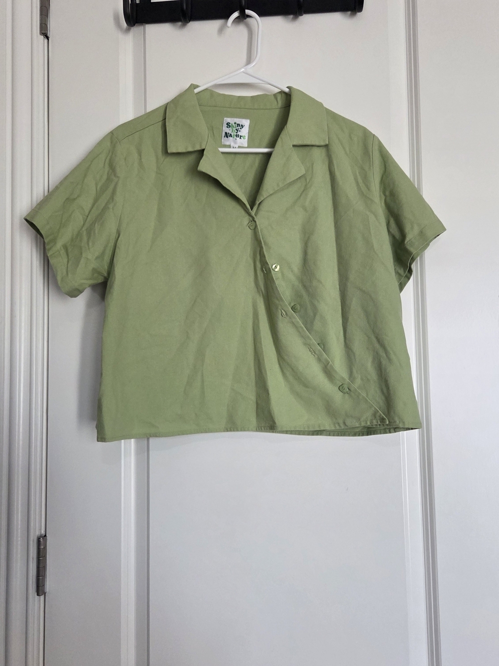 Sunny Nature Women's Light Green Short-Sleeve Button Down Shirt